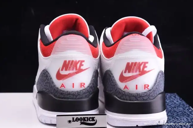 Official Maikesneakers RED